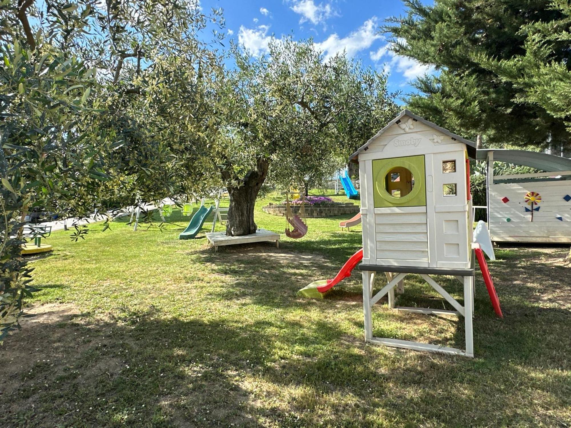 Agriturismo Case Al Sole Loreto Ngoại thất bức ảnh