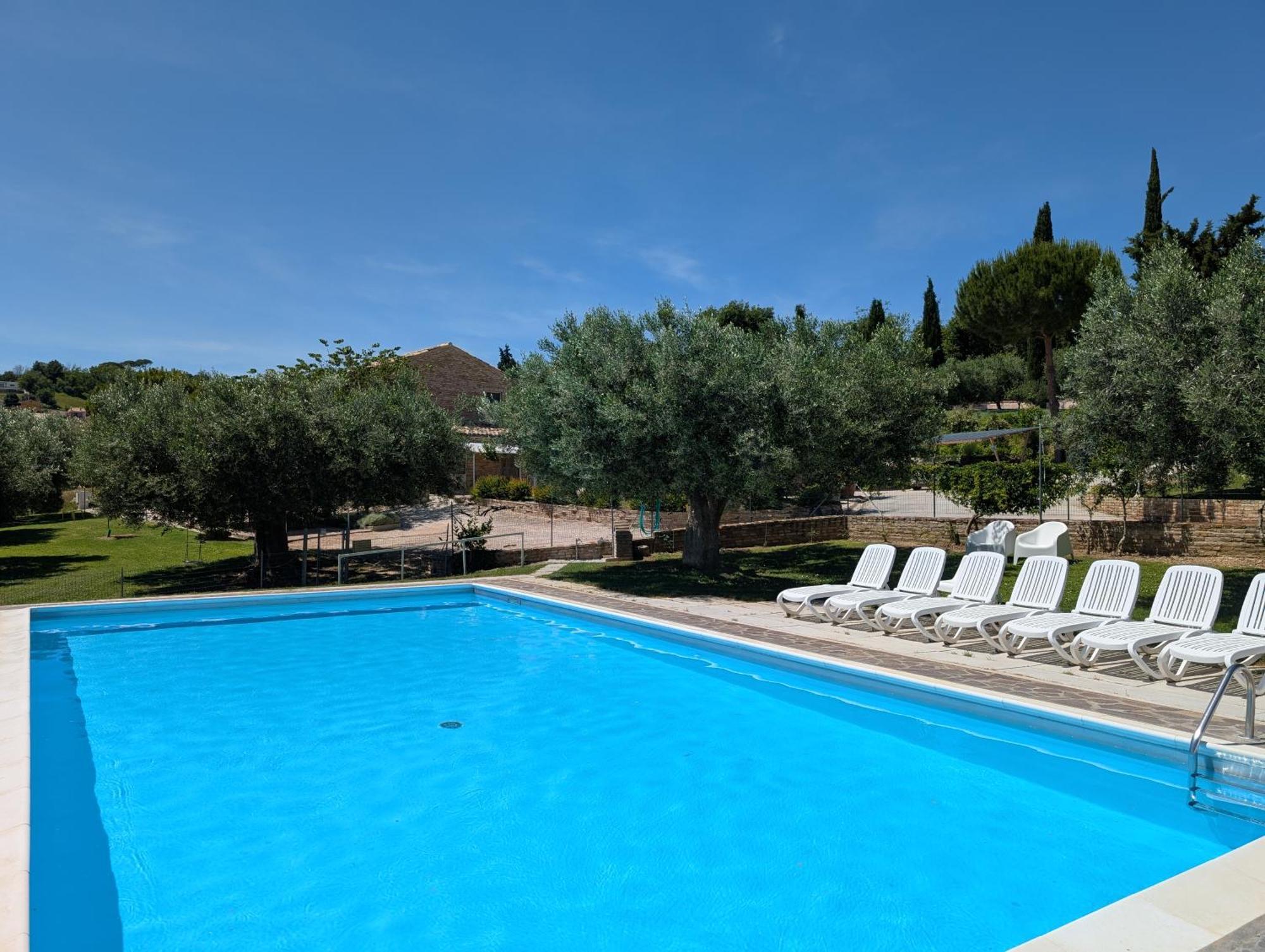 Agriturismo Case Al Sole Loreto Ngoại thất bức ảnh
